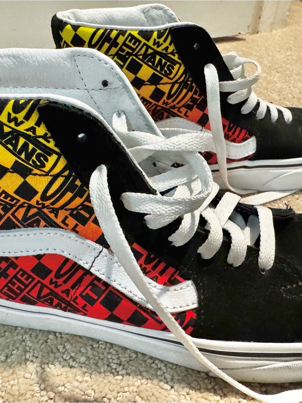 Vans Sk8-Hi High-Top Sneaker, Black with Multi-color Flame logo - Men’s 6.5 - Picture 4 of 10